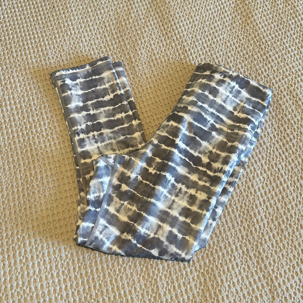 Athleta elation capri tie dye